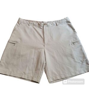 Men's Size 42 IZOD Golf shorts (Read description)